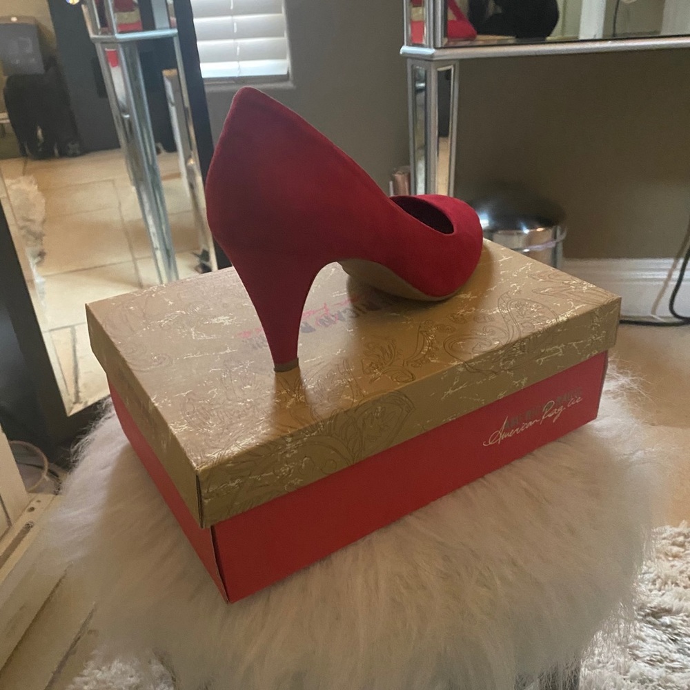 American Rag Red Pumps - Picture 2 of 2